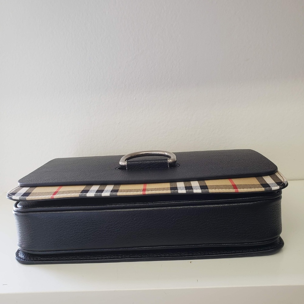 Burberry Medium Vintage Black D-Ring Bag - Picture 6 of 8